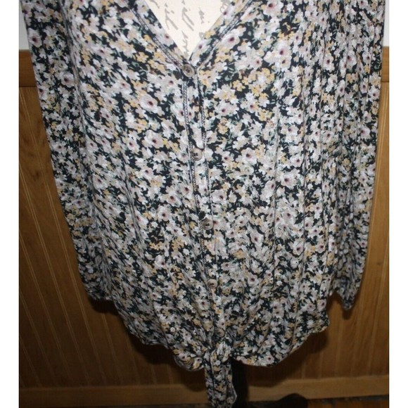 Maurices Top Women’s Large 0X Floral Long Sleeve V Neck Button Up Stretch Blouse - Picture 3 of 9